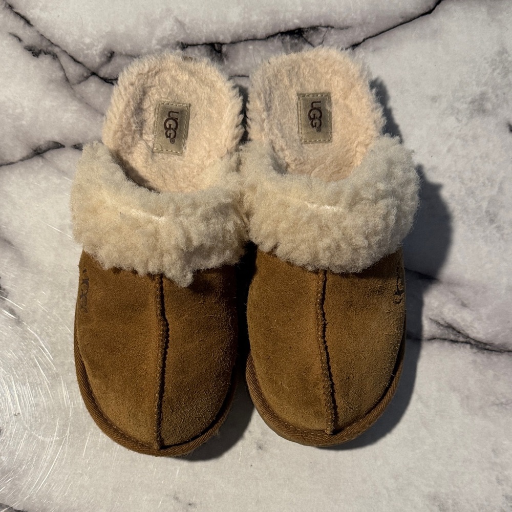 Kids Ugg slippers